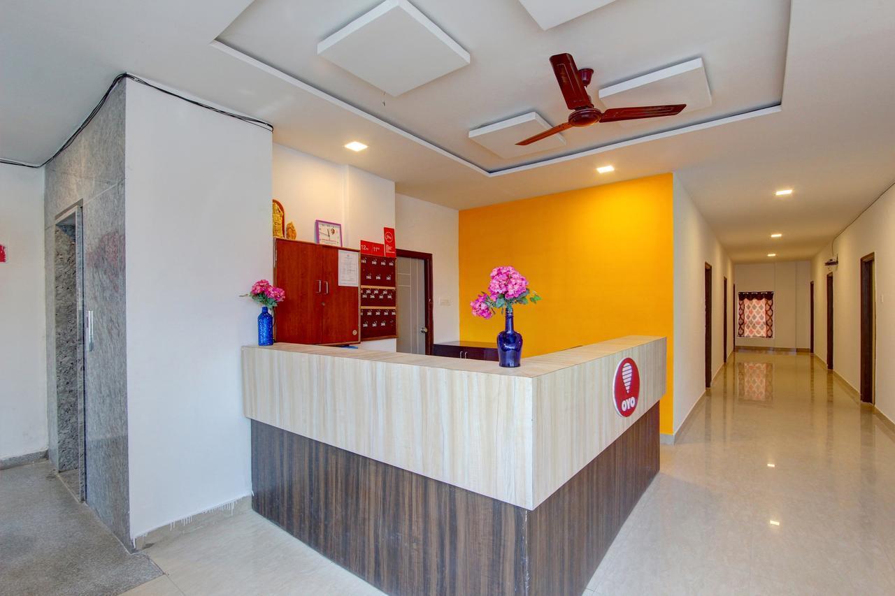 Oyo 11670 Hotel Vishnu Priya Residency Hyderabad Exterior photo