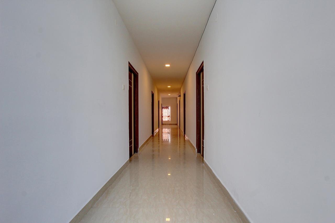Oyo 11670 Hotel Vishnu Priya Residency Hyderabad Exterior photo